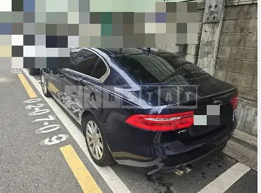 Photo 2 of 19: 2018 Jaguar XE 20d — Korean insurance auction