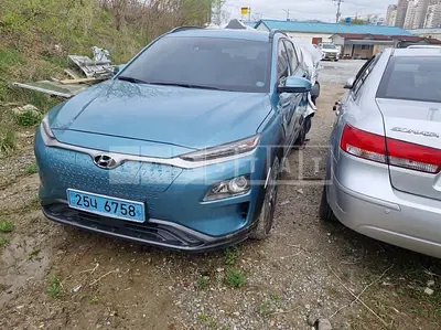 Photo 1 of 16: 2019 Hyundai Kona Electric, VIN KMHK281GFKU010192 — Korean insurance auction