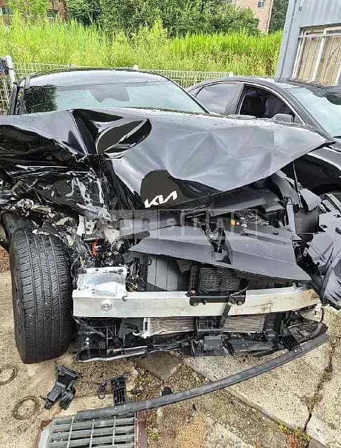 Photo 2 of 19: 2022 Kia EV6 Long Range Earth — Korean insurance auction