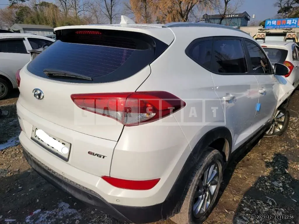 Photo 2 of 12: 2016 Hyundai Tucson, VIN KMHJ3815GGU189755 — Korean insurance auction