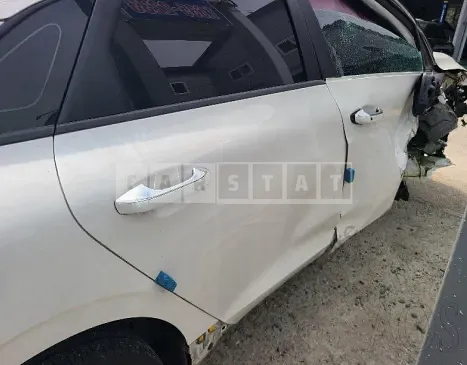 Photo 2 of 14: 2021 Kia K5 — Korean insurance auction