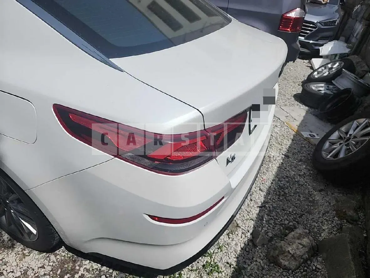 Photo 2 of 15: 2018 Kia K5 2.0 — Korean insurance auction