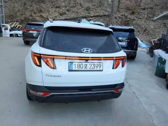 Photo 2 of 16: 2022 Hyundai Tucson — Korean insurance auction