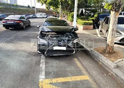 Photo 1 of 21: 2021 Lexus ES300h, VIN JTHBA1C1XM2005215 — Korean insurance auction