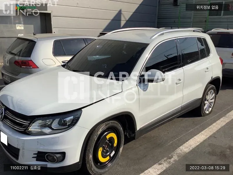 Photo 2 of 22: 2016 Volkswagen Tiguan, VIN WVGZZZ5NZGW542657 — Korean insurance auction