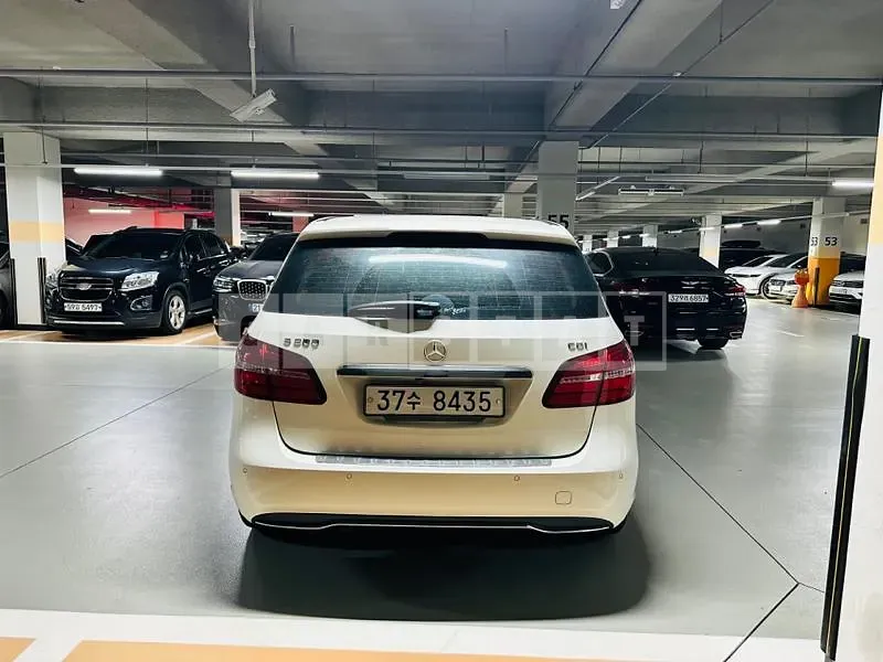 Photo 2 of 5: 2015 Mercedes-Benz B200 CDI, VIN WDDMH0JB9FN125610 — Korean insurance auction