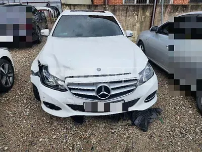 Photo 1 of 10: 2015 Mercedes-Benz E220 BlueTec, VIN WDDHF0ABXGB290558 — Korean insurance auction