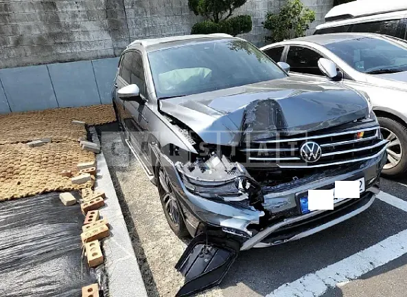 Photo 2 of 15: 2023 Volkswagen Tiguan, VIN WVGZZZ5N7PM017060 — Korean insurance auction