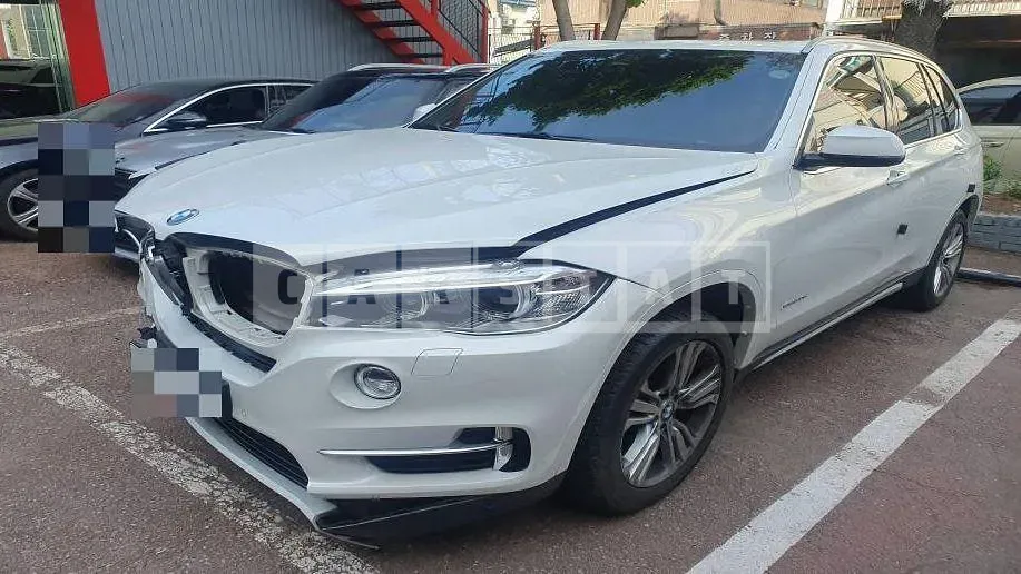 Photo 2 of 7: 2015 BMW X5 xDrive30d — Korean insurance auction