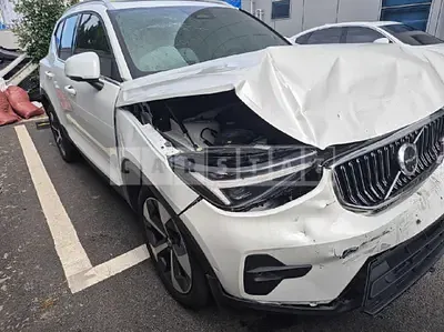Photo 1 of 10: 2024 Volvo XC40 B4 AWD — Korean insurance auction