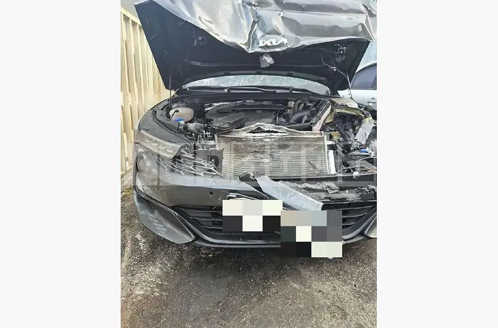 Photo 2 of 13: 2023 Kia K5 — Korean insurance auction