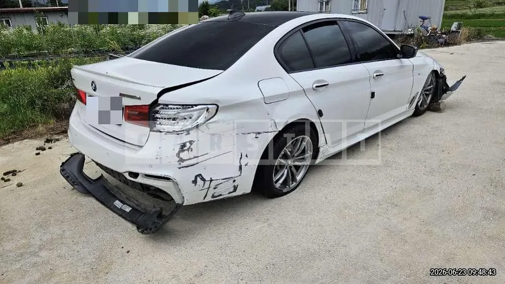 Photo 2 of 36: 2018 BMW 520d xDrive — Korean insurance auction
