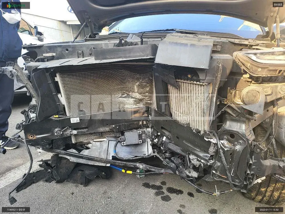 Photo 2 of 16: 2019 Hyundai Santa Fe, VIN KMHS281ABLU257180 — Korean insurance auction