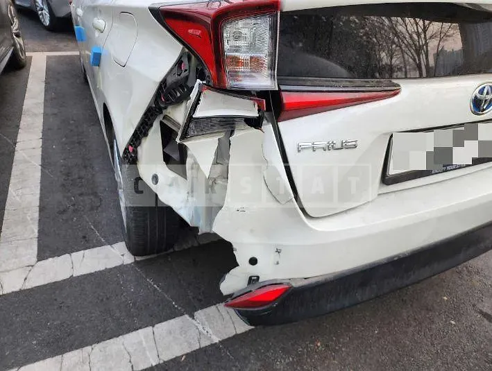 Photo 2 of 14: 2019 Toyota Prius 2WD, VIN JTDKARFU8K3080301 — Korean insurance auction