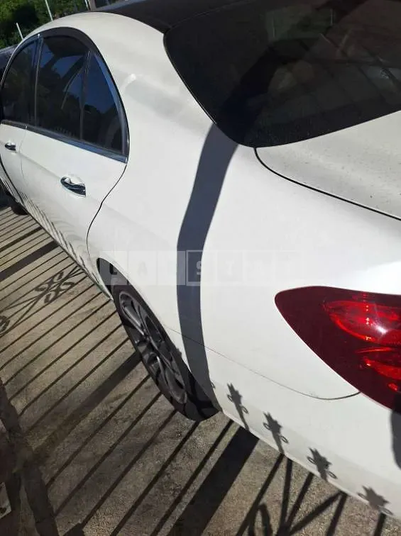 Photo 2 of 5: 2016 Mercedes-Benz E300 4Matic — Korean insurance auction