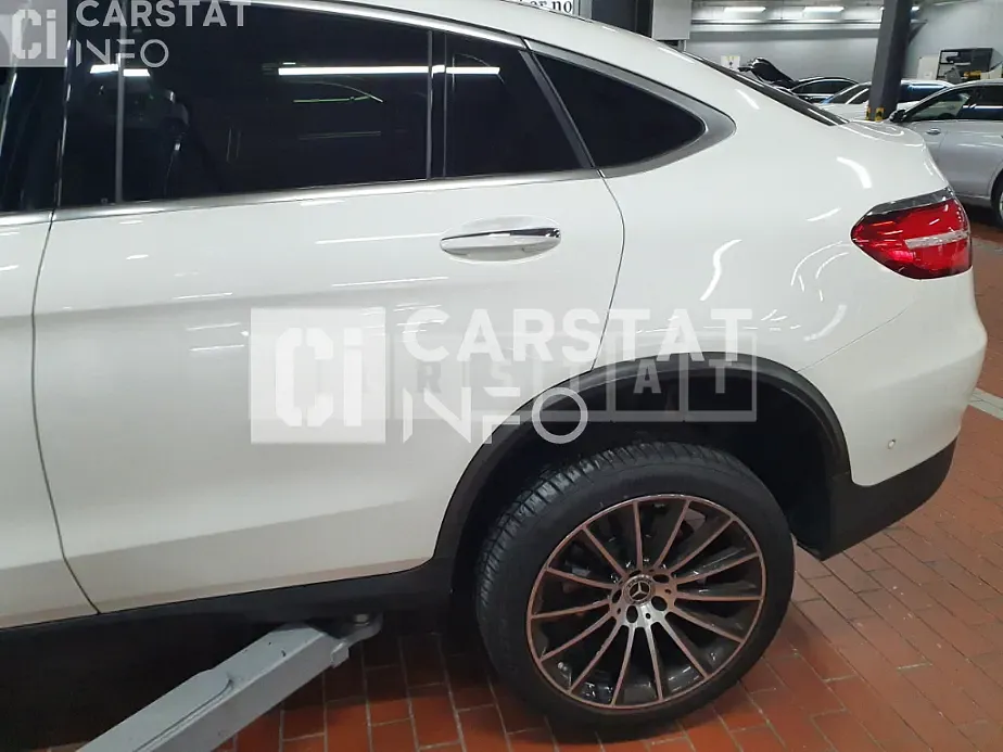 Photo 2 of 12: 2017 Mercedes-Benz GLC220 d 4Matic Coupe — Korean insurance auction
