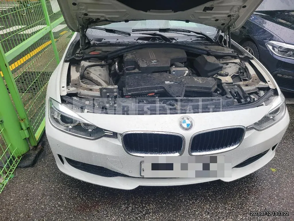 Photo 2 of 21: 2014 BMW 320i — Korean insurance auction
