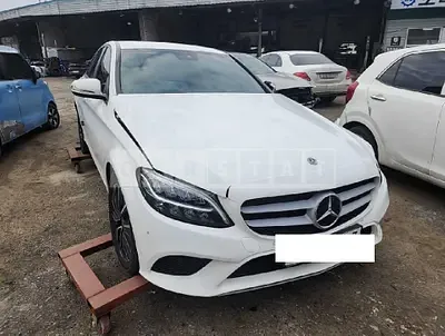 Photo 1 of 24: 2019 Mercedes-Benz C 200, VIN WDDWF8AB4KR490129 — Korean insurance auction