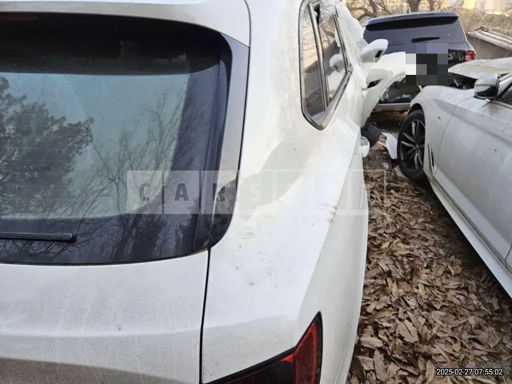 Photo 2 of 40: 2020 Bentley Bentayga V8, VIN SJAAM14V7LC031531 — Korean insurance auction