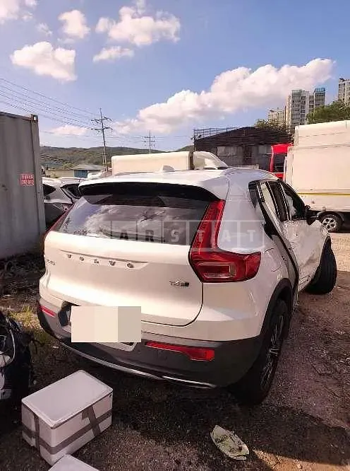 Photo 2 of 9: 2019 Volvo XC40T4 AWD — Korean insurance auction