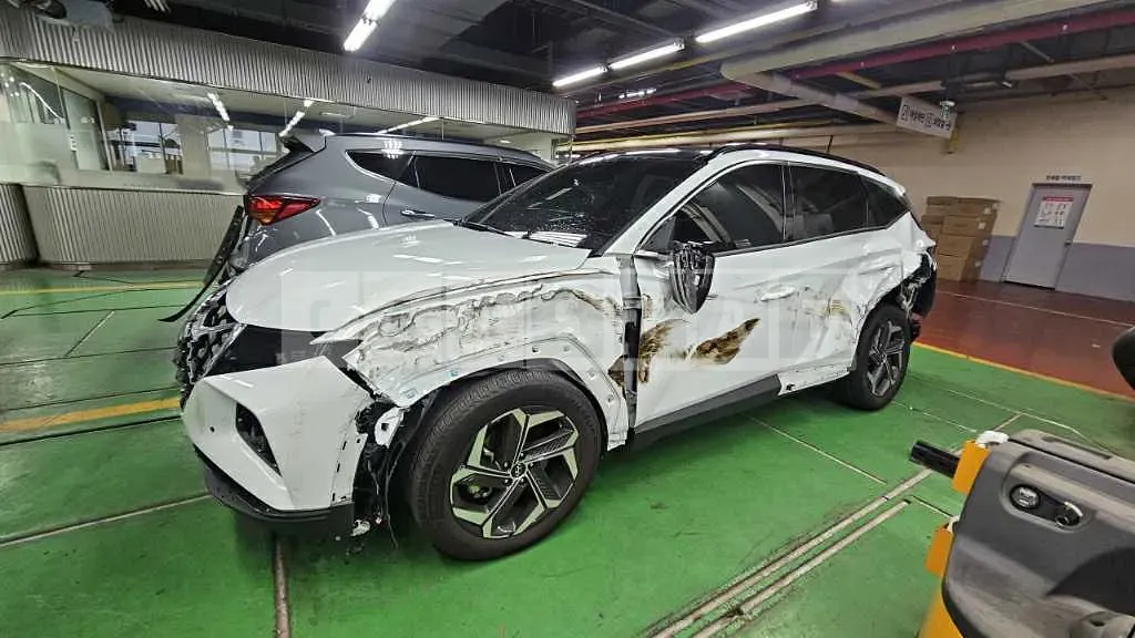Photo 2 of 34: 2023 Hyundai Tucson — Korean insurance auction