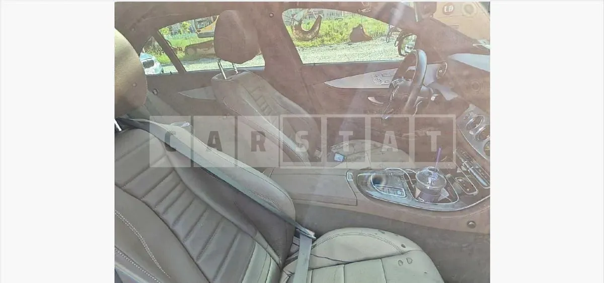 Photo 2 of 30: 2021 Mercedes-Benz E250 — Korean insurance auction