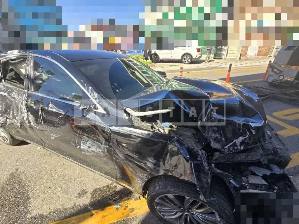 Photo 2 of 8: 2015 Genesis 3.8 — Korean insurance auction