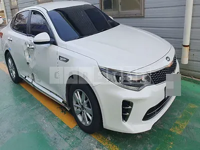 Photo 1 of 5: 2017 Kia K5 2.0(LPI), VIN KNAGS416BJA221911 — Korean insurance auction