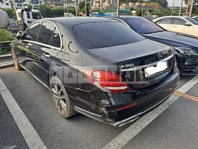 Photo 1 of 28: 2018 Mercedes-Benz E300, VIN WDDZF4JB6JA314850 — Korean insurance auction