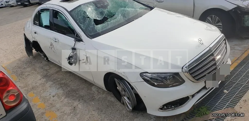 Photo 2 of 9: 2018 Mercedes-Benz E220 d 4Matic, VIN WDDZF0FB8JA388675 — Korean insurance auction