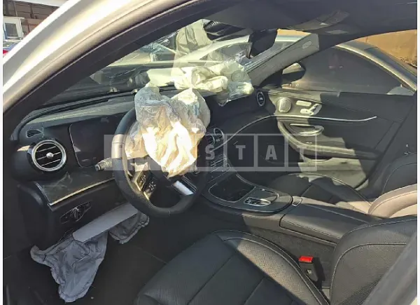 Photo 2 of 11: 2023 Mercedes-Benz E220 d 4Matic — Korean insurance auction