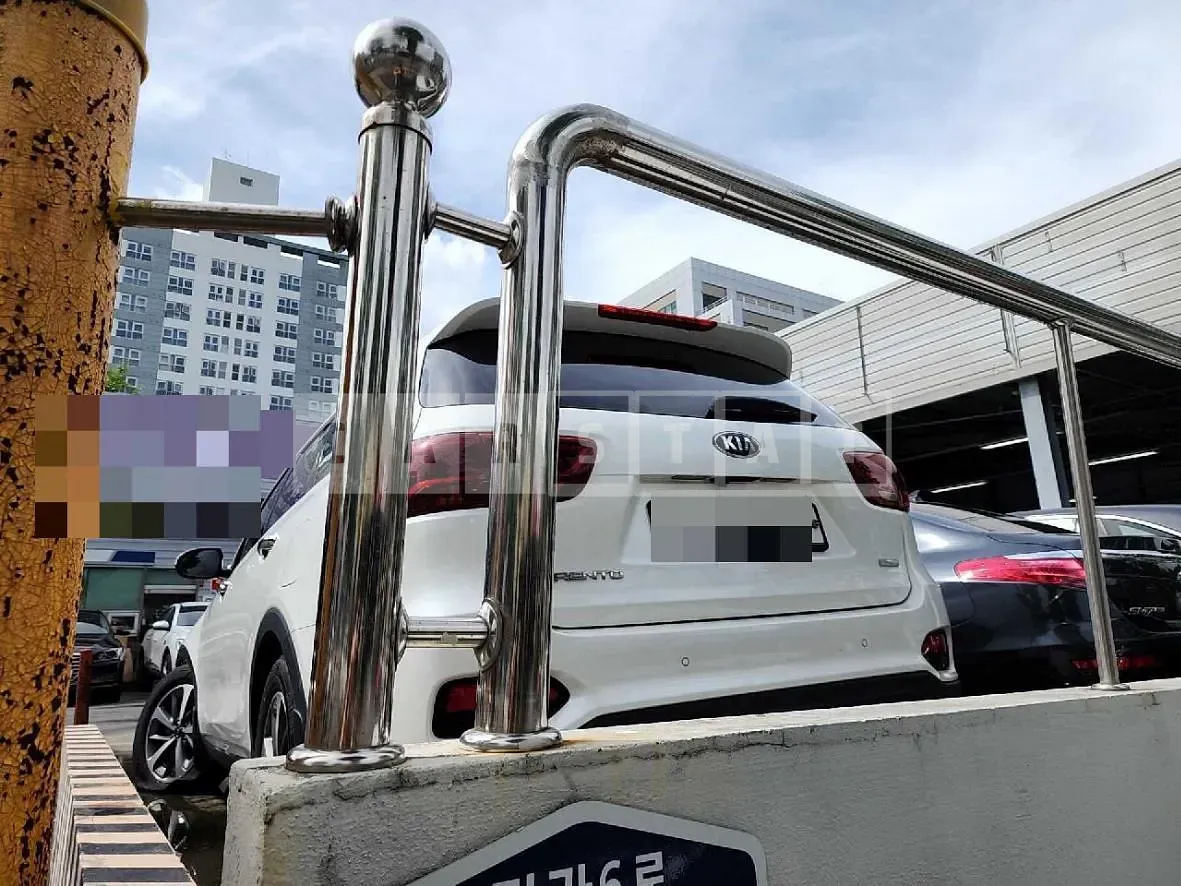 Photo 2 of 14: 2019 Kia Sorento — Korean insurance auction