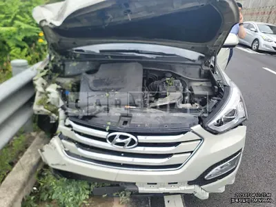 Photo 1 of 18: 2015 Hyundai Santa Fe, VIN KMHSW81UBFU442181 — Korean insurance auction
