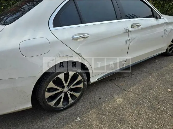 Photo 2 of 17: 2017 Mercedes-Benz C220d 4Matic, VIN WDDWF0FB9HR254644 — Korean insurance auction