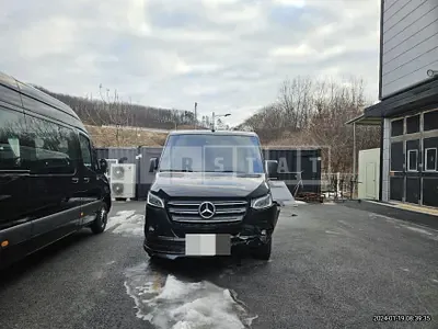Photo 1 of 12: 2021 Mercedes-Benz Durban 9-Seater Sprinter, VIN W1V907733MP318659 — Korean insurance auction