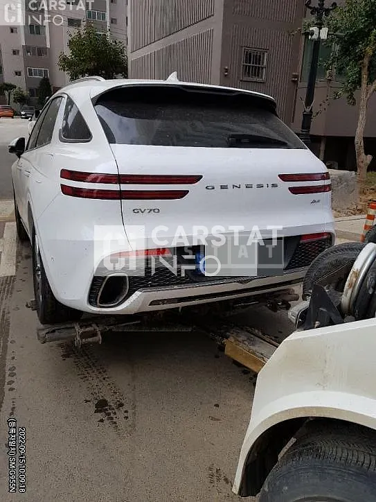 Photo 2 of 2: 2022 Genesis G70 — Korean insurance auction