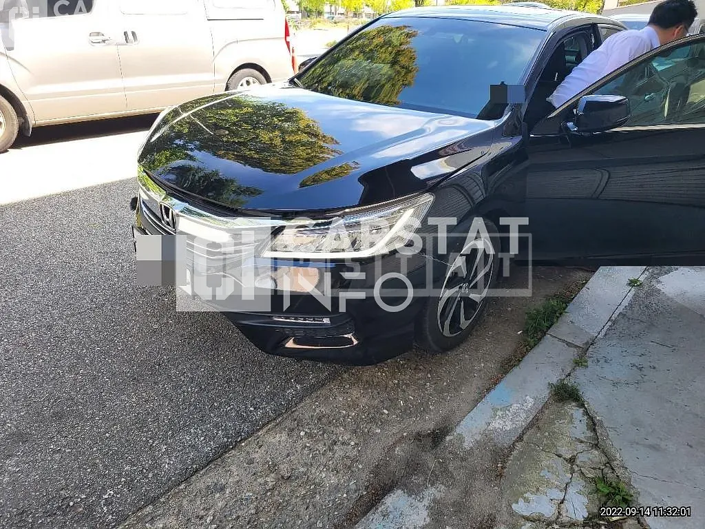 Photo 2 of 18: 2015 Honda Accord 2.4 — Korean insurance auction