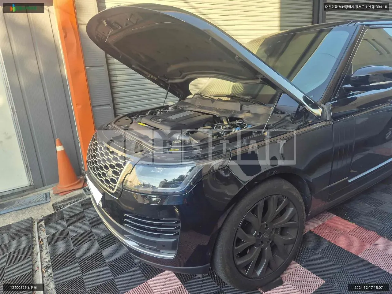 Photo 2 of 31: 2018 Land Rover Range Rover 4.4 SD, VIN SALGA2BJ9JA394583 — Korean insurance auction
