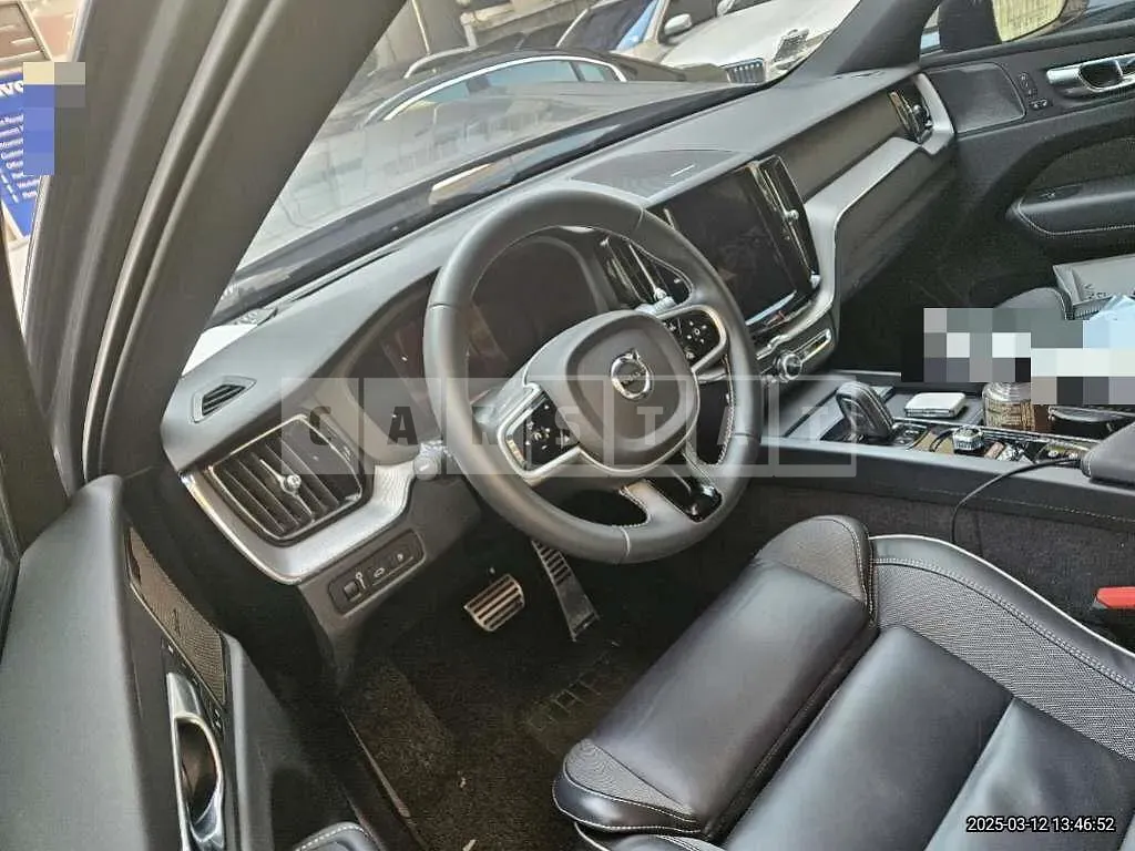 Photo 2 of 12: 2021 Volvo XC60T8 AWD — Korean insurance auction