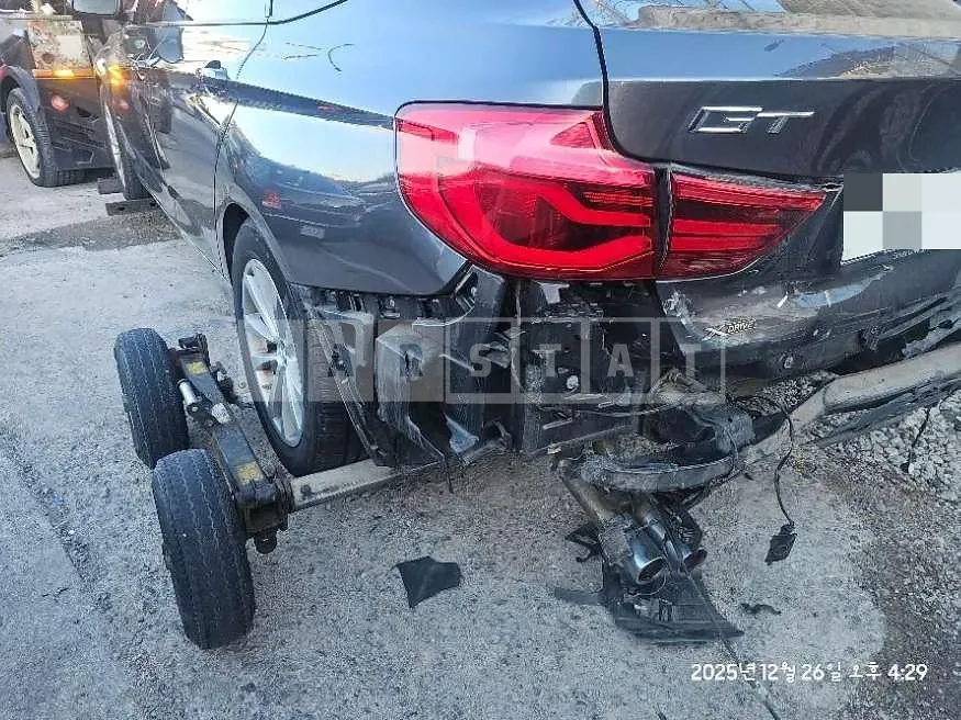 Photo 2 of 4: 2018 BMW 320d Gran Turismo xDrive — Korean insurance auction