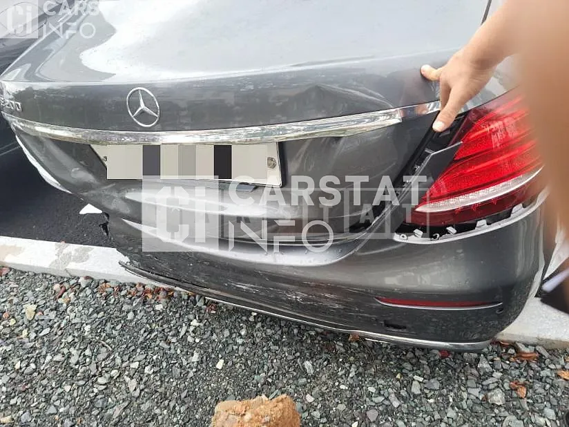 Photo 2 of 12: 2018 Mercedes-Benz E200 — Korean insurance auction