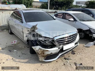 Photo 1 of 22: 2018 Mercedes-Benz E220d, VIN WDDZF0EB1JA460964 — Korean insurance auction