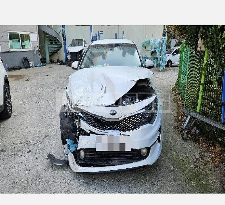 Photo 2 of 13: 2016 Kia K5 LPG — Korean insurance auction
