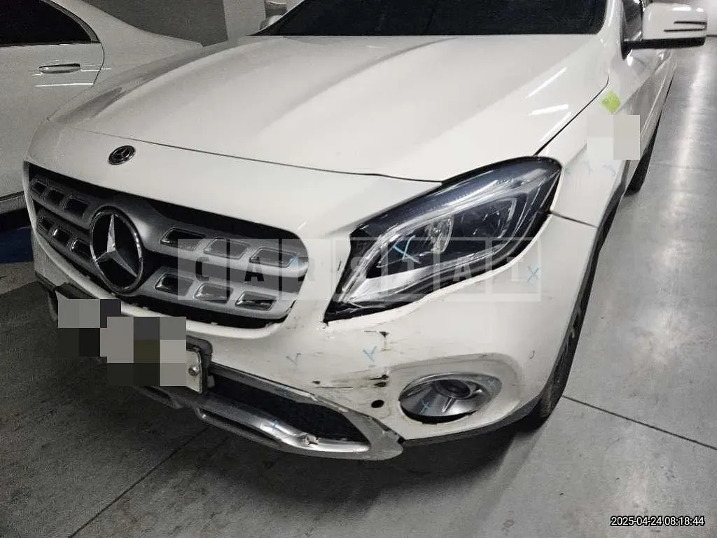 Photo 2 of 13: 2018 Mercedes-Benz GLA220 — Korean insurance auction