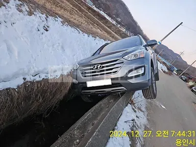 Photo 1 of 18: 2015 Hyundai Santa Fe, VIN KMHSW81UDFU444216 — Korean insurance auction