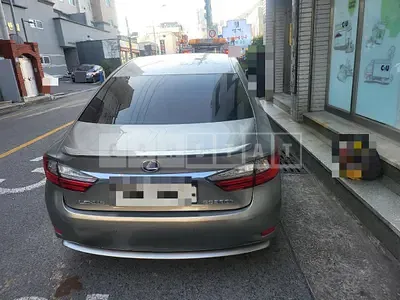 Photo 1 of 19: 2016 Lexus ES300h, VIN JTHBW1GGXH2142306 — Korean insurance auction