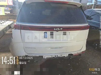 Photo 1 of 10: 2022 Kia Carnivals — Korean insurance auction