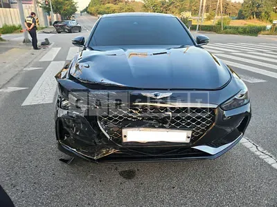Photo 1 of 25: 2019 Genesis G70 2.0T, VIN KMTG341ADKU029000 — Korean insurance auction