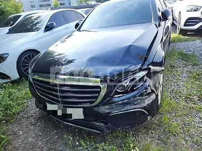 Photo 1 of 24: 2019 Mercedes-Benz E220 d, VIN WDDZF0EB0KA613805 — Korean insurance auction