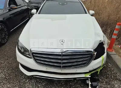 Photo 1 of 11: 2017 Mercedes-Benz E220d — Korean insurance auction